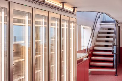 Self-service fridges in TGV Inoui