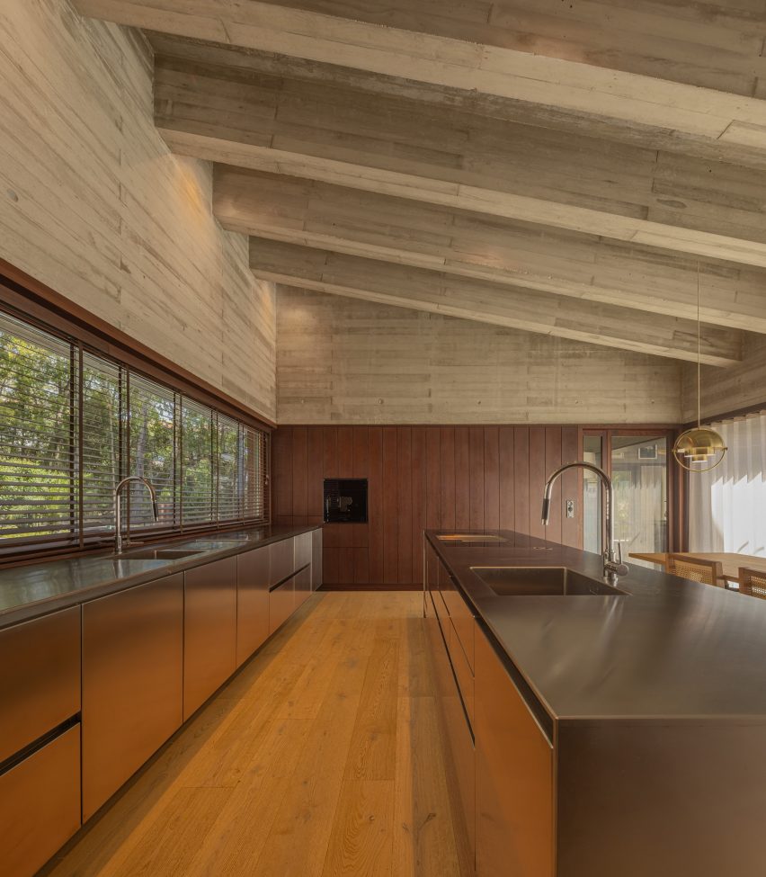 Oeiras House by OODA