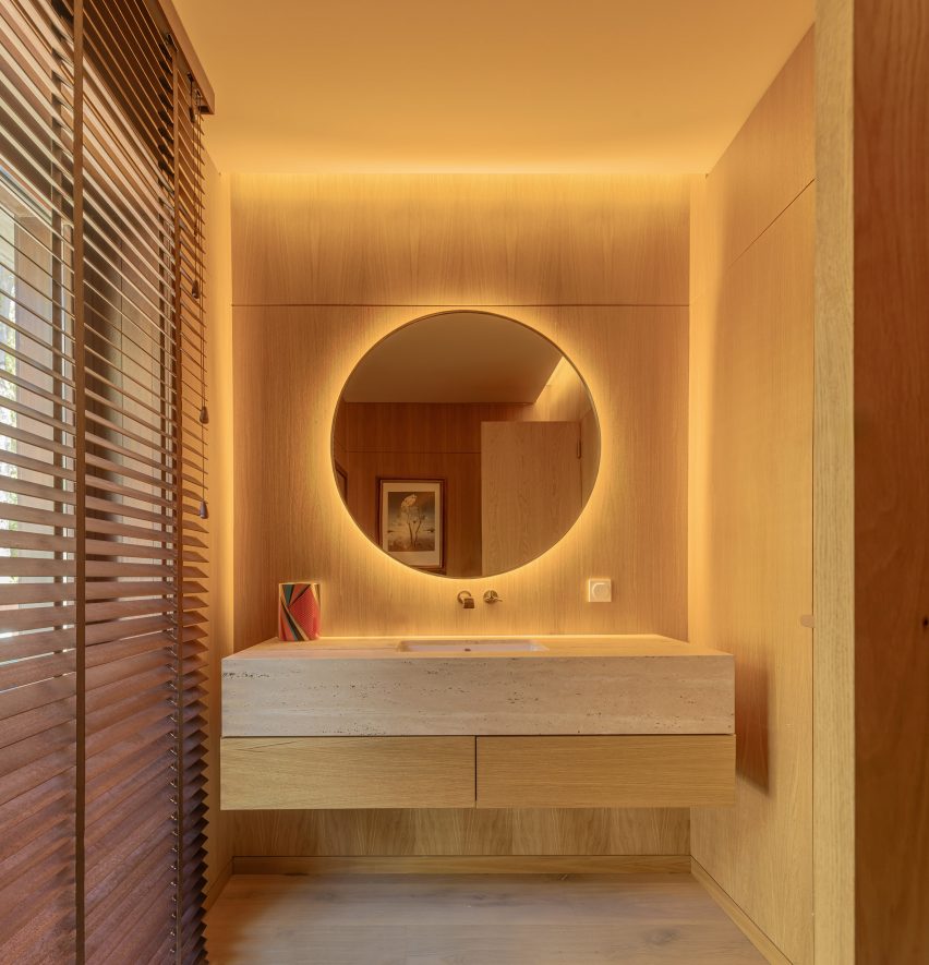 Oeiras House by OODA