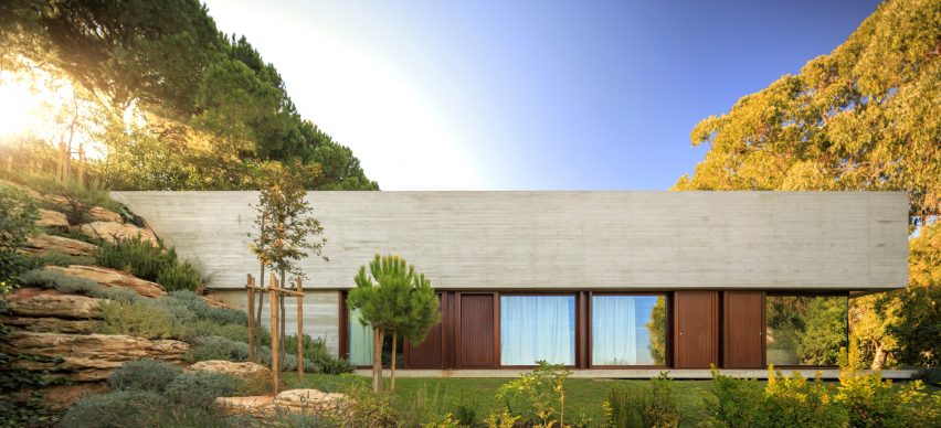 Oeiras House by OODA