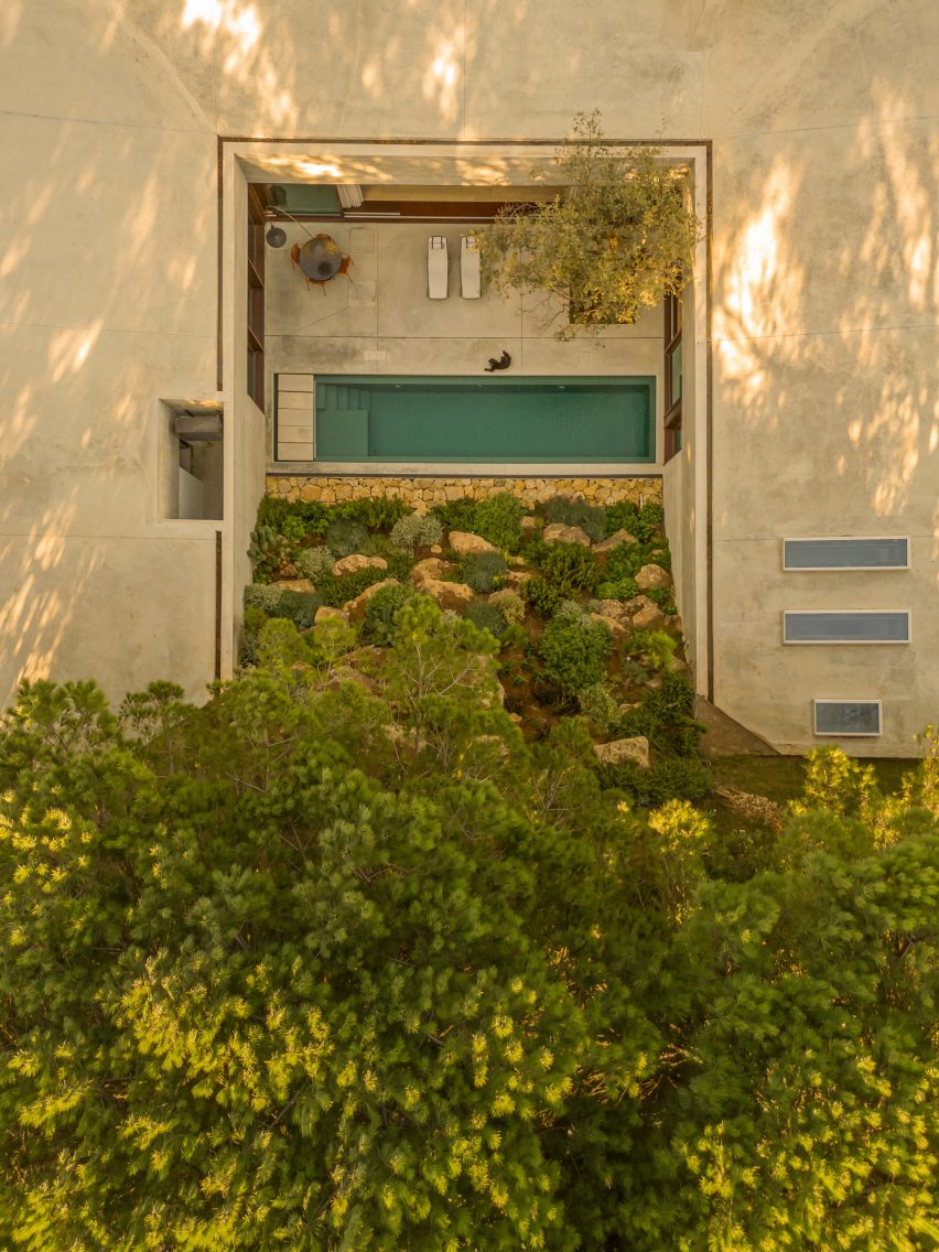 Oeiras House by OODA