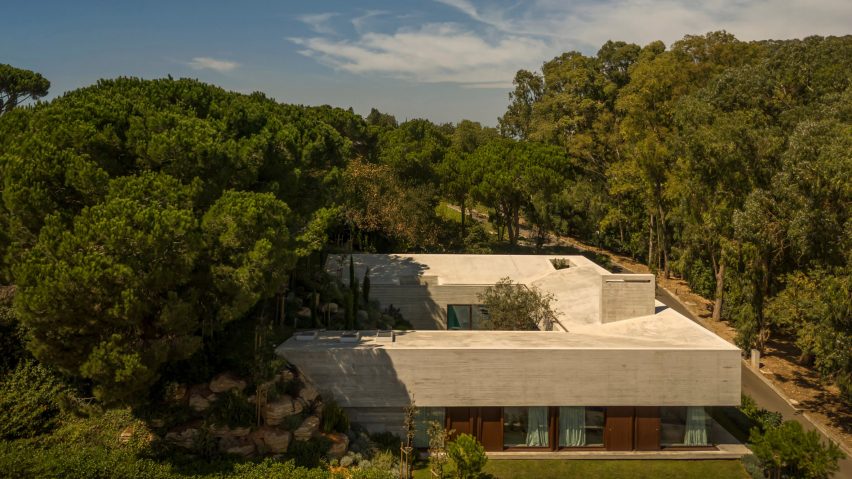 Oeiras House by OODA