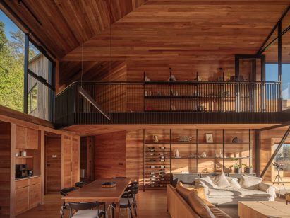 Mezzanine by Hebra Arquitectos