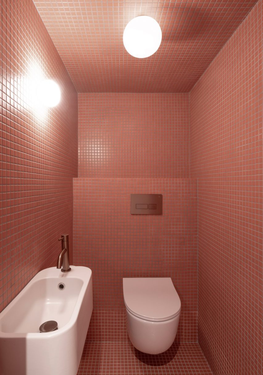 Clay House by Pensaer