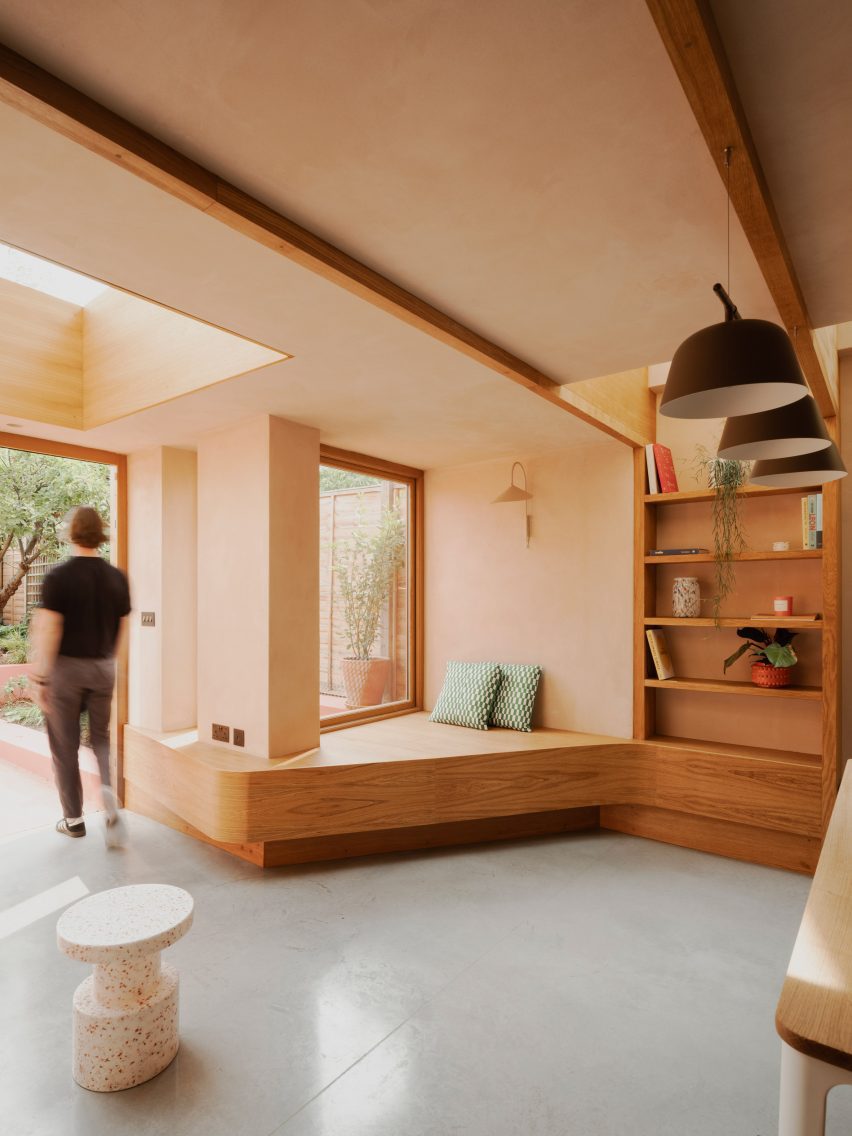 Clay House by Pensaer