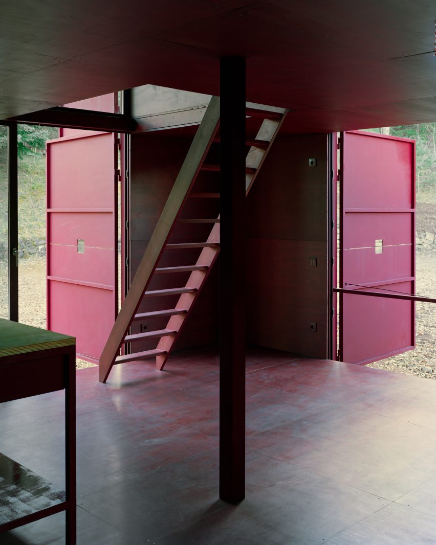Red cabin in Barcelona by Test and Prefab House Changeover
