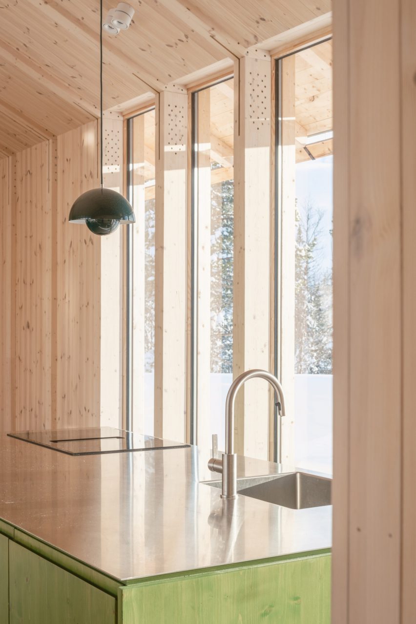 Timber Nest cabin in Norway by Quentin Desfarges