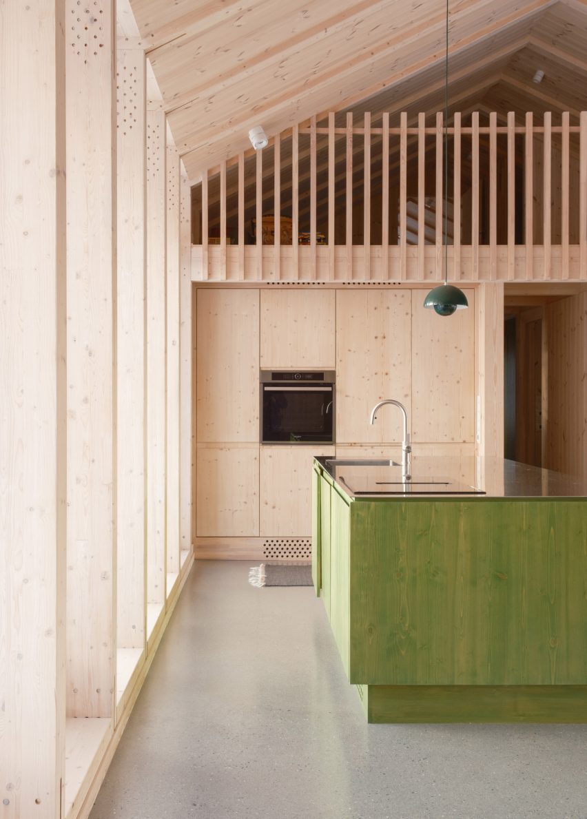 Timber Nest cabin in Norway by Quentin Desfarges