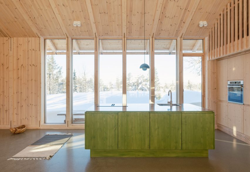 Timber Nest cabin in Norway by Quentin Desfarges
