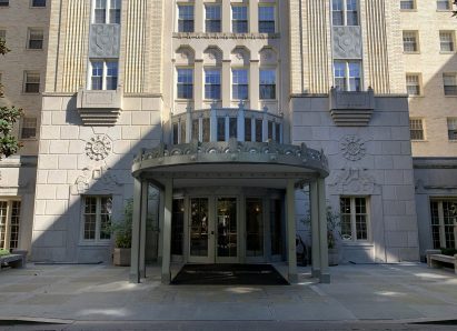 Kennedy-Warren Apartment Building