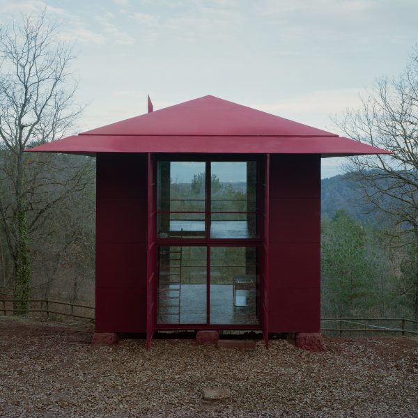 Red cabin in Barcelona by Test and Prefab House Changeover