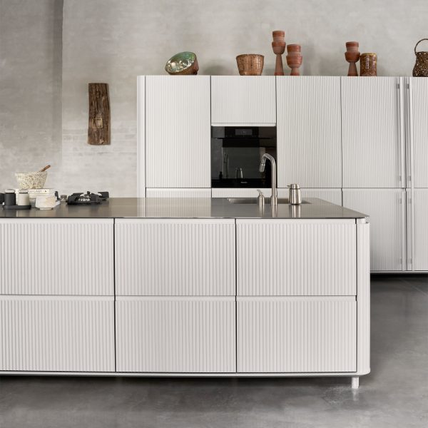 V3 modular kitchen by Vipp