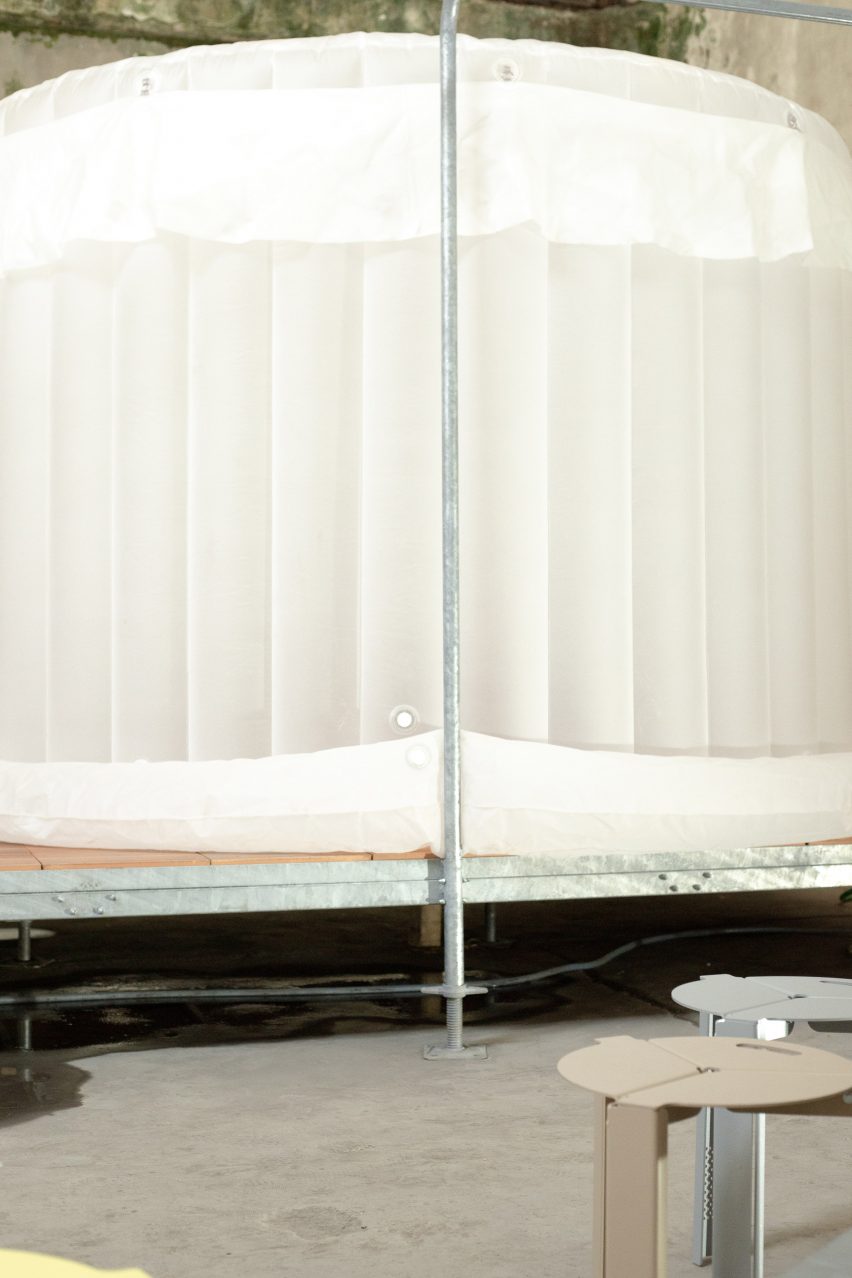 Inflatable hammam by Warm Weekend