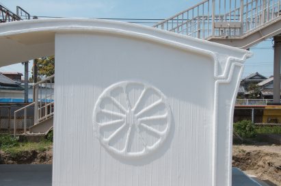 3D-printed railway station in Japan by Serendix