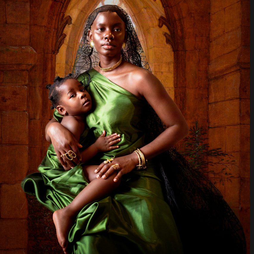 Photograph of Dola Posh and her daughter