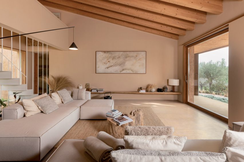 Photo of living room with surfaces by Florim
