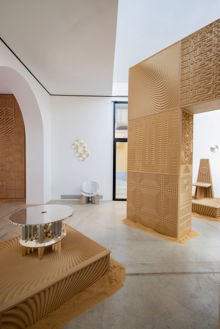 MDF temple in Deus Ex Machina by Arno Hoogland