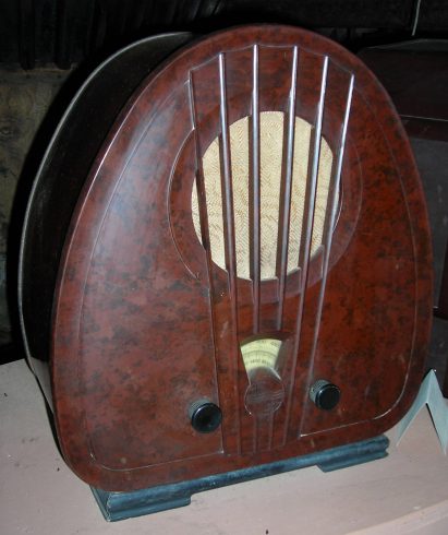 Bakelite radio