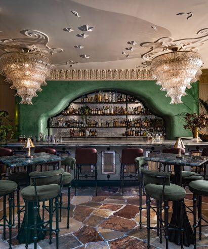 Sculptural ceiling in Beihouse members' club