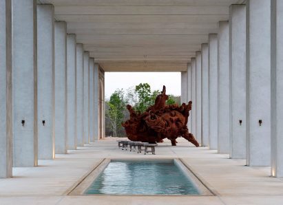 Large sculpture in loggia