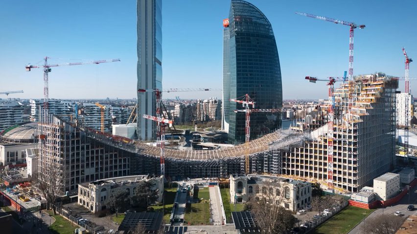 BIG's CityWave under construction in Milan