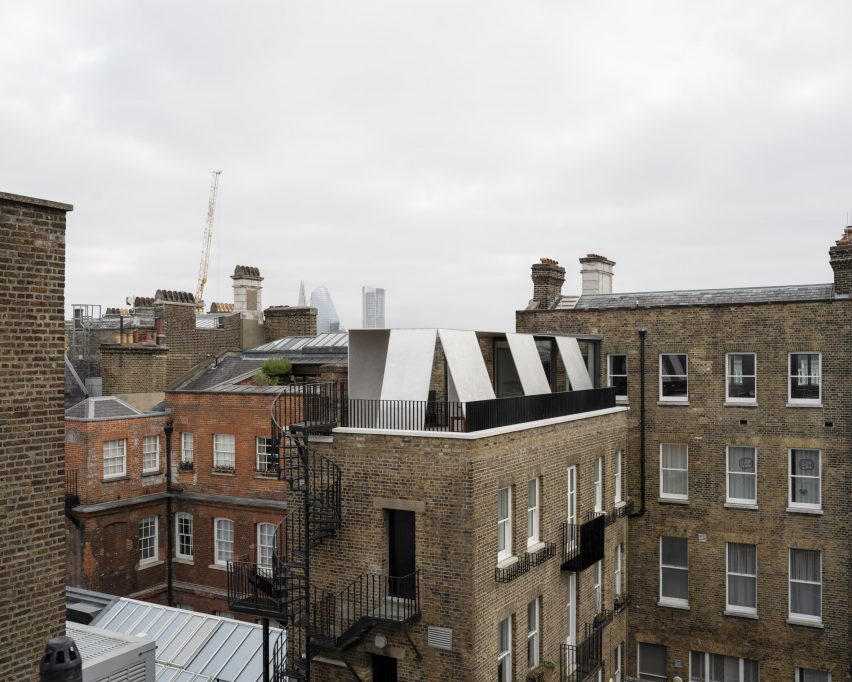 Covent Garden Apartment by Carmody Groarke