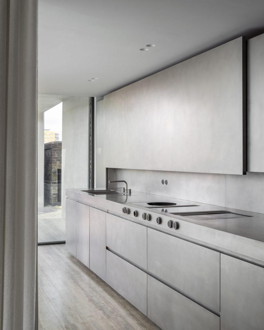 Covent Garden Apartment by Carmody Groarke