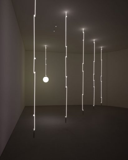 Michael Anastassiades creates illuminated rope in Linked lights for Flos
