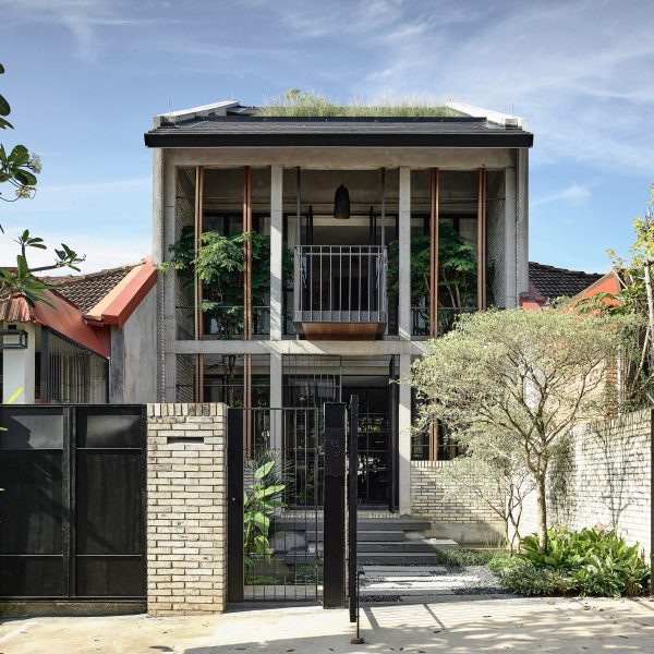 Oku House by Freight Architects