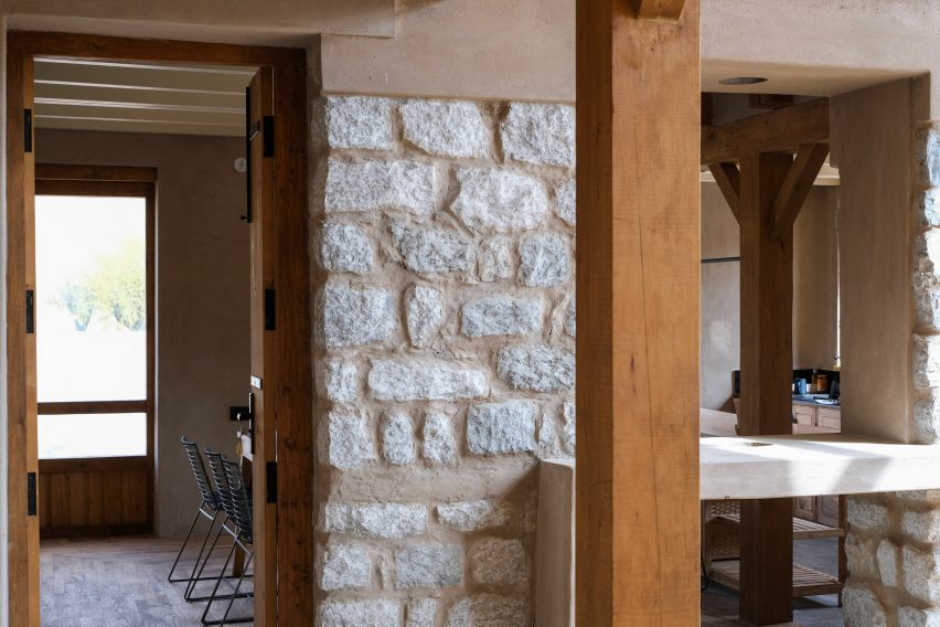 Gulzar's Residence by Field Architects