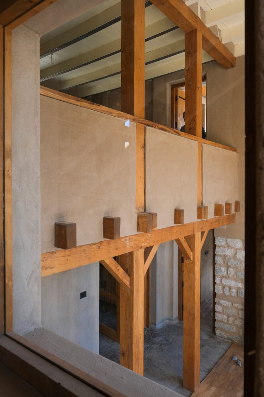 Gulzar's Residence by Field Architects