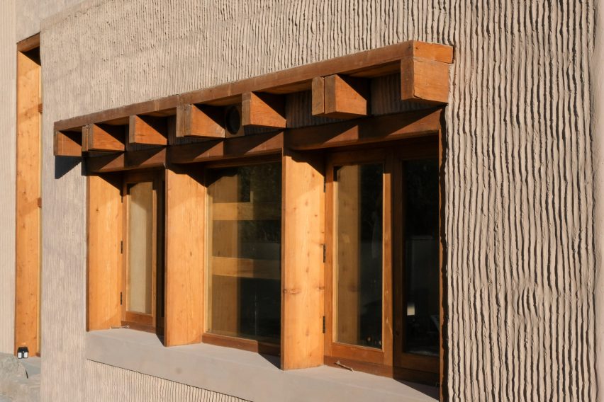 Gulzar's Residence by Field Architects