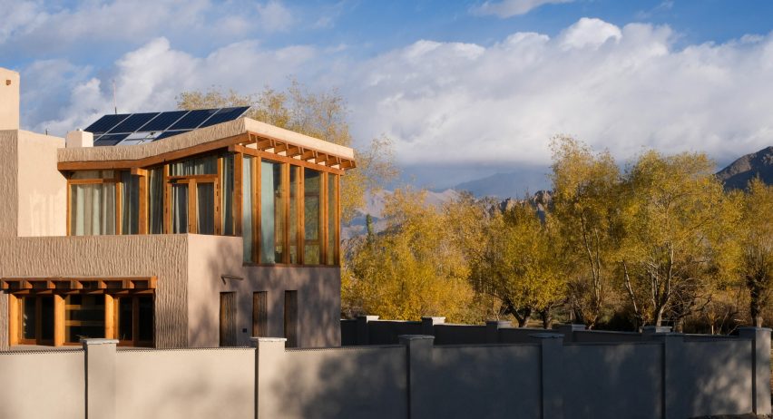 Gulzar's Residence by Field Architects