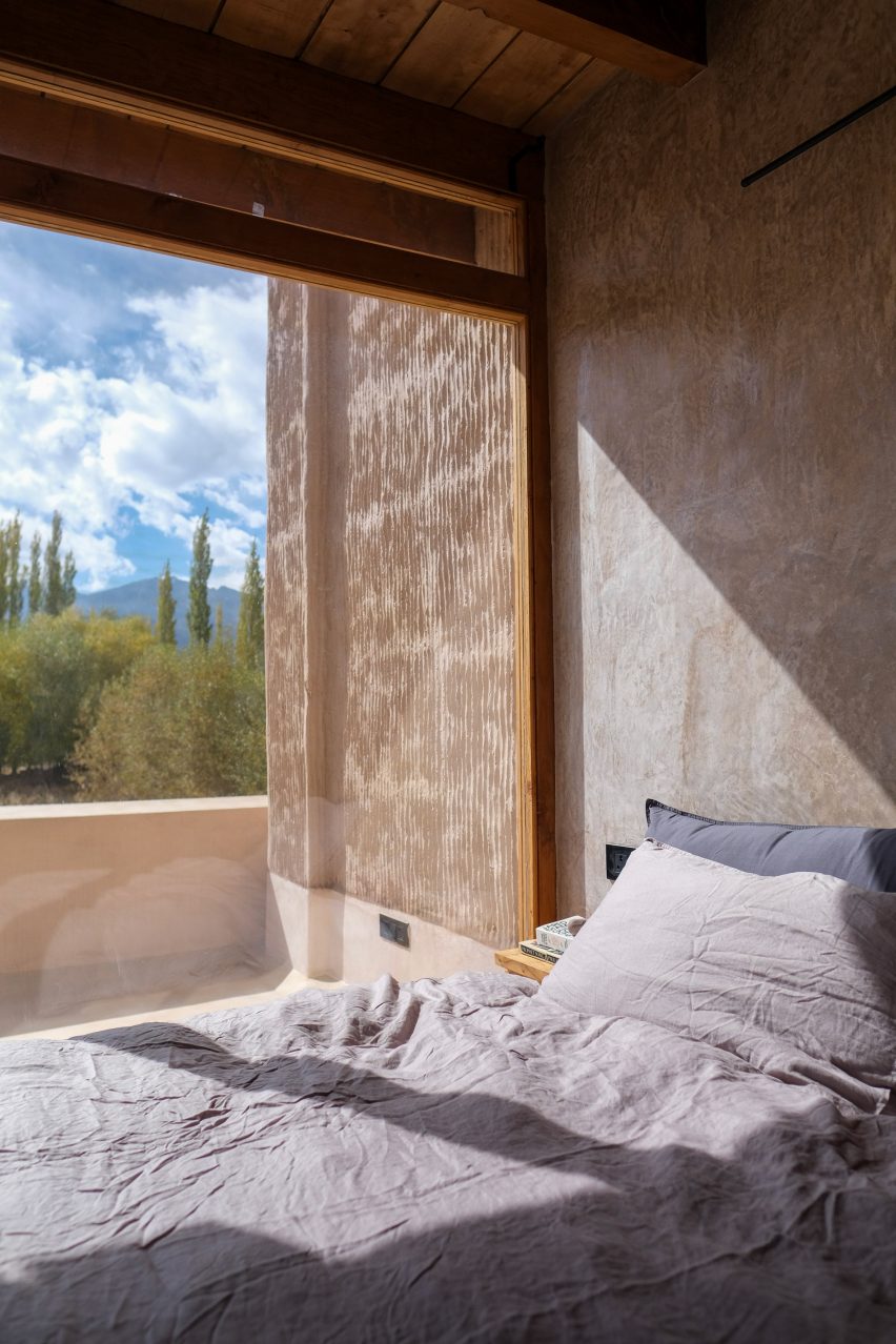 Gulzar's Residence by Field Architects