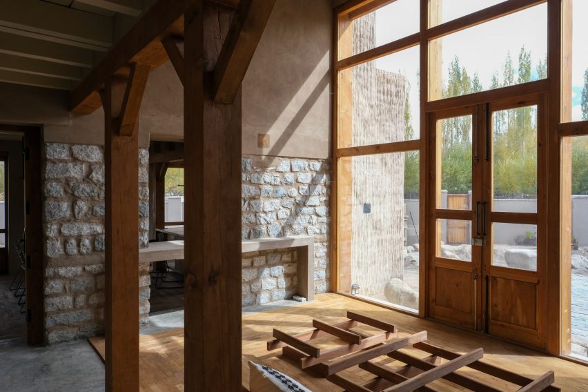 Gulzar's Residence by Field Architects