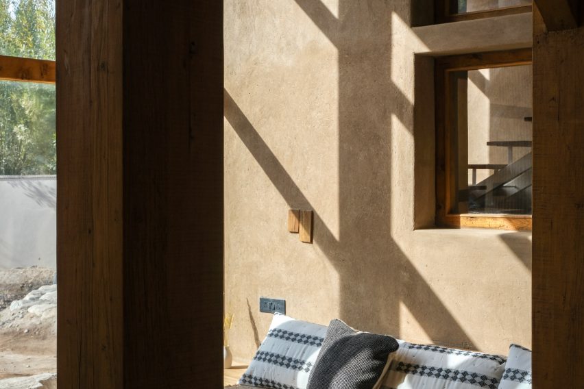 Gulzar's Residence by Field Architects
