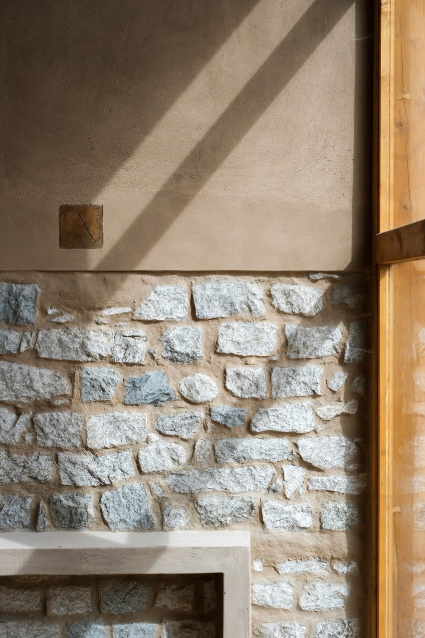 Gulzar's Residence by Field Architects