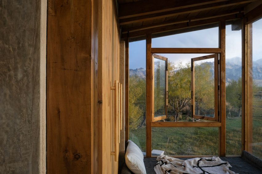 Gulzar's Residence by Field Architects