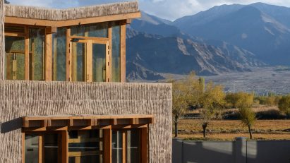 Gulzar's Residence by Field Architects
