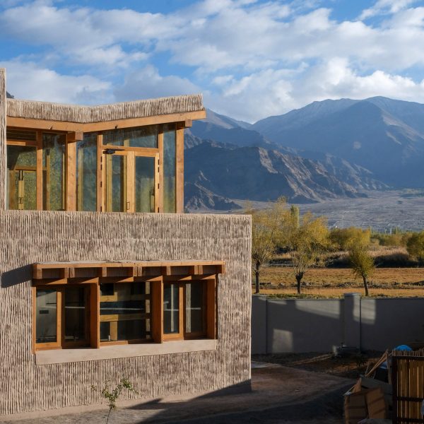 Gulzar's Residence by Field Architects