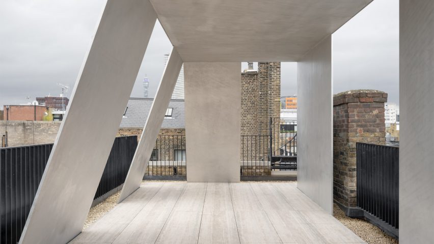 Covent Garden Apartment by Carmody Groarke