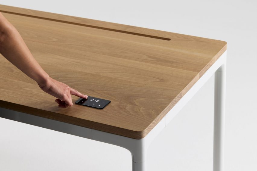 Humanscale eFloat Quattro table