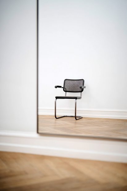 Cantilevered chair by Jil Sander