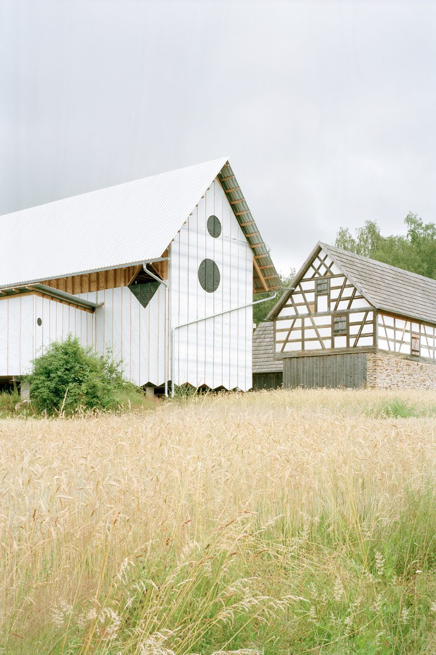Learning House in Bavaria by Max Otto Zitzelsberger