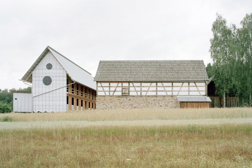 Learning House in Bavaria by Max Otto Zitzelsberger