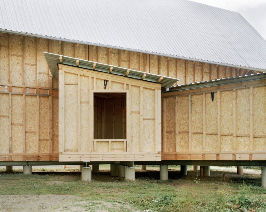 Learning House in Bavaria by Max Otto Zitzelsberger