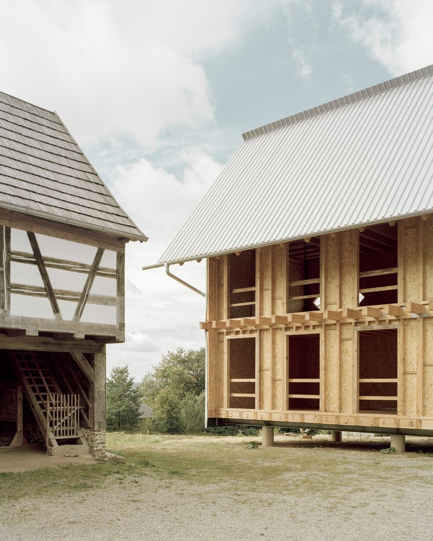 Learning House in Bavaria by Max Otto Zitzelsberger