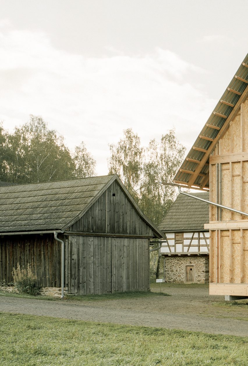 Learning House in Bavaria by Max Otto Zitzelsberger
