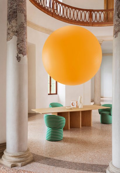 Nami table by E-ggs for Miniforms