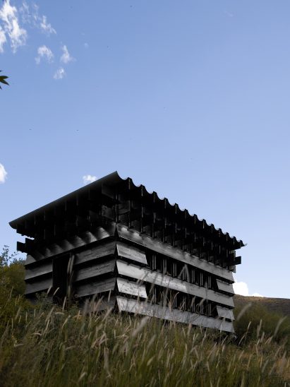 omno lab-shannan-beehive-roof-1704x2272